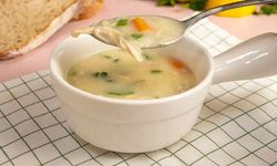 Bu çorba tarifiyle artık kışı seveceksiniz: İçinizi ısıtacak Ekşili Tavuk Çorbası tarifi