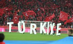 Eskişehir'de bayrak şöleni: Türkiye-Ermenistan maçında 32 bin Türk Bayrağıyla destek zamanı...