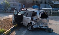 Karabük'te iki trafik kazasında 6 kişi yaralandı