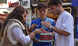 Trabzonspor Kulübü, bordo-mavili taraftar Münevver Taflan'ın doğum gününü kutladı