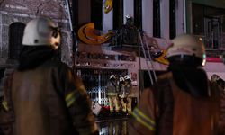 İSTANBUL - Fatih’te oyuncak müzesinde çıkan yangın söndürüldü