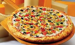 Evde lezzetli Pizza nasıl yapılır? İşte kolay Karışık Pizza tarifi