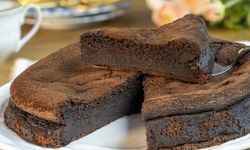 Evde pastane lezzeti: Unsuz Çikolatalı Kek tarifi