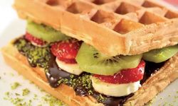 Dışarıda yediğiniz tüm tatlıları unutturacak! Bugüne kadarki en iyi Waffle tarifi