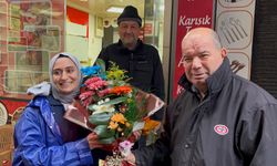 Sel ve fırtınadan etkilenen Karadeniz Ereğli'ye gelen AFAD gönüllüsü öğretmene "çiçekli" teşekkür