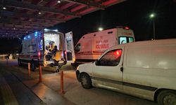 Çorum'da trafik kazası: Park halindeki araca çarpan otomobildeki 2 kişi yaralandı