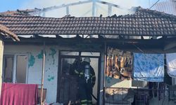 Düzce'de yangın çıkan evdeki yaşlı kadın kurtarıldı