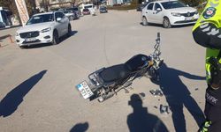 Merzifon'da motosiklet ile otomobilin çarpışması sonucu 1 kişi yaralandı