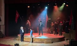 Tokat'ta "Cumhuriyet'e Doğru" tiyatro oyunu sahnelendi
