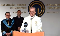 Trabzon'da akademisyenler ve üniversite öğrencileri şehitleri andı