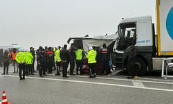 Malatya-Kayseri karayolunda yolcu otobüsü ile kamyon çarpıştı: 4 ölü, 36 yaralı