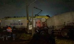 Facianın eşiğinden dönüldü: Tekirdağ'da yolcu treni beton mikseri ile çarpıştı