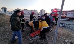 Çorum'da otomobil ile taksinin çarpıştığı kazada 3 kişi yaralandı