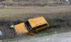 Sinop'ta su kanalına devrilen otomobilin sürücüsü yaralandı