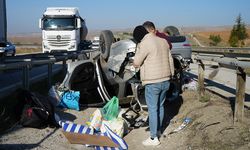 Kırıkkale - Çorum yolunda korkunç kaza anı: 65 metre sürüklenen otomobil hurdaya döndü
