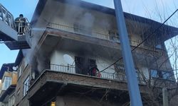 Sungurlu'da yangın panik yarattı: İki katlı evde çıkan alevler söndürüldü