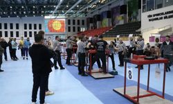 Bilek Güreşi Türkiye Şampiyonası Samsun'da sürüyor