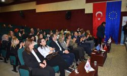 Trabzon'da "İş Yaşamında Kadın ve Başarı" konulu söyleşi düzenlendi