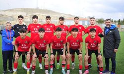 Çorum'un gururu gençler: Ahlatcı Çorum FK U17 takımı şampiyonluğunu ilan etti!