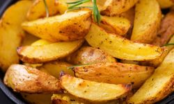 Sofraların yıldızı: Fırında Yoğurtlu Elma Dilimli Patates tarifi
