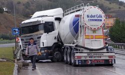 Yürekleri ağza getiren kaza! Samsun'da Çorumlu ailenin aracına tanker çarptı