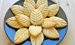 Bu kurabiyeler çay saatlerinizi taçlandıracak: Ağızda dağılan Yaprak Kurabiye tarifi