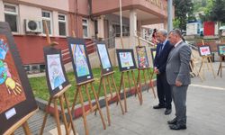 Tekkeköy’de "23 Nisan" kutlamaları kapsamında halk oyunları gösterisi sunuldu