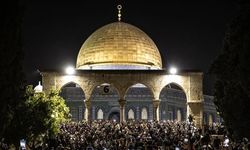 İsrail, Mescid-i Aksa'da Kadir Gecesi'nde ibadet edenlere saldırdı