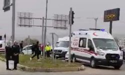 Çorum'da korkutan kaza: Okul servisi ile otomobil çarpıştı!