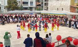 Osmancık'ta okul şenliğinde çocuklar gönüllerince eğlendi
