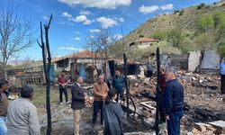 Çorum'da yangın yürekleri yaktı: CHP'den yangınzede aileye geçmiş olsun ziyareti