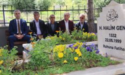 Solingen faciasında hayatını kaybedenler Amasya'daki mezarları başında anıldı