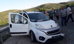 Tokat'ta çarpışan hafif ticari araç ile otomobildeki 6 kişi yaralandı