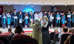 Sungurlu Fen Lisesi mezuniyet töreninde renkli görüntüler