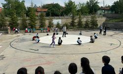 Osmancık'ta geleneksel çocuk oyunları yarışmaları düzenlendi