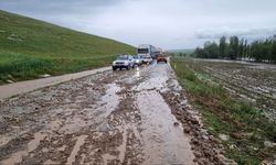 Çorum’da şiddetli sağanak ve dolu felaketi: Her yer su altında!