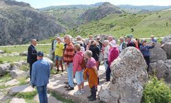 Avrupalı turistler Hititlerin gizemli başkenti Hattuşa’ya hayran kaldı!