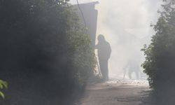 Bayburt'ta çıkan yangında 3 ev hasar gördü