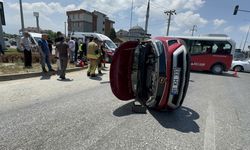 Düzce'de yolcu midibüsü ile SUV aracın çarpıştığı kazada 5 kişi yaralandı