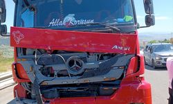 Karabük'te kamyonun yol kenarındaki hafif ticari araca çarpması sonucu 6 kişi yaralandı