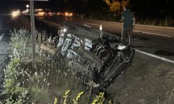 Kastamonu'da devrilen otomobildeki baba ve oğlu yaralandı