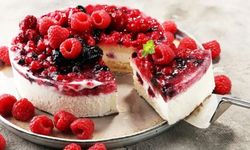 Bildiğiniz tüm tarifleri unutun: Taze meyvelerle süslenmiş enfes Cheesecake tarifi