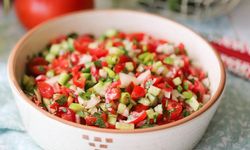 Yazın olmazsa olmaz lezzeti: Taze sebzelerle Çoban Salata tarifi