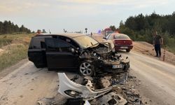 Kastamonu'da iki otomobilin çarpıştığı kazada 2'si çocuk 9 kişi yaralandı