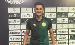 Mustafa Pektemek Sakaryaspor'a imzayı attı!