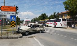 Osmancık'ta feci kaza! Yolcu otobüsü ile otomobil çarpıştı