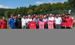 Hazine ve Maliye Bakanı Şimşek, Batman Petrolspor'un Bolu kampını ziyaret etti