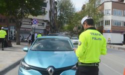 Merzifon'da trafik denetimlerinde 42 sürücüye para cezası uygulandı