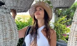 Fahriye Evcen'in beyaz mayolu pozlarına beğeni yağdı! İki çocuk annesi mi bu?