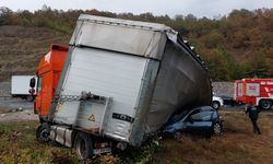 Samsun'da zincirleme trafik kazası: 3 kişi hayatını kaybetti, 10 yaralı